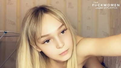 Doyumsuz məktəbli qız sinif yoldaşına sarsıdıcı pulsasiya edən oral krem verir